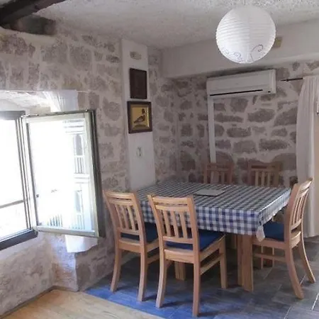 Grosse In Mit Terrasse Und Whirlpool Betina (Sibenik-Knin)
