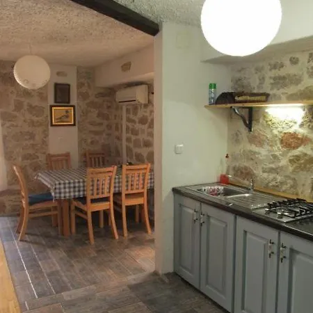 Grosse In Mit Terrasse Und Whirlpool Apartment Betina (Sibenik-Knin)